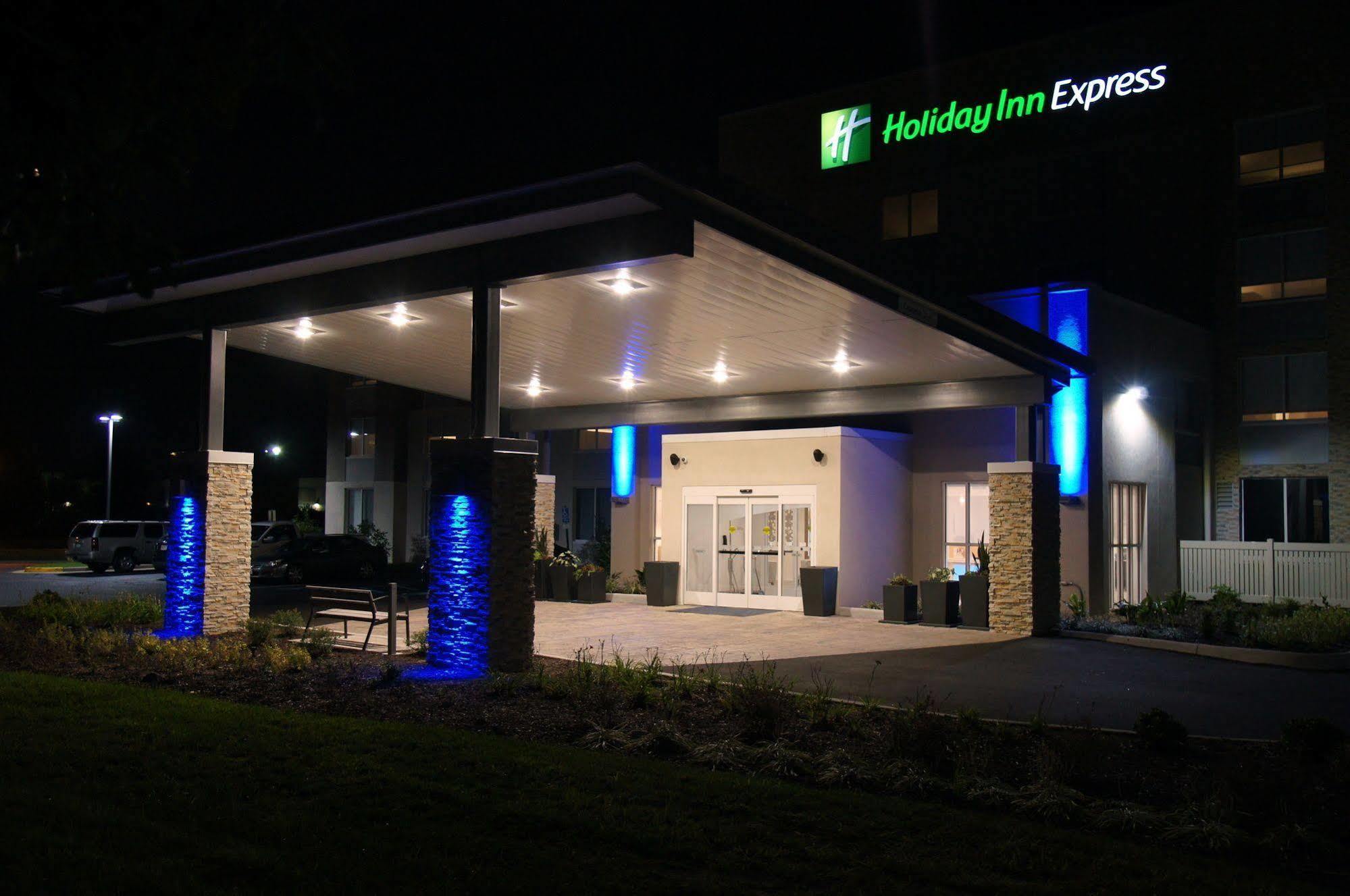 Holiday Inn Express Chesapeake - Norfolk By Ihg Exterior photo